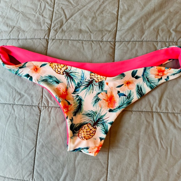 Zennor reversible pineapple palms bikini set - Picture 4 of 6